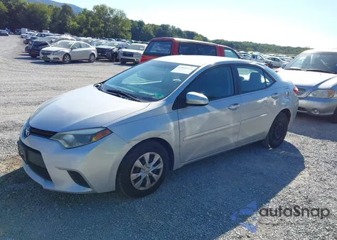 2015 Toyota Corolla L z USA, uszkodzony, nr VIN 2T1BURHE2FC284893